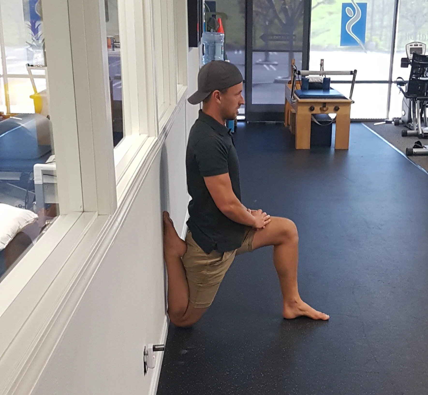 couch stretch on ground